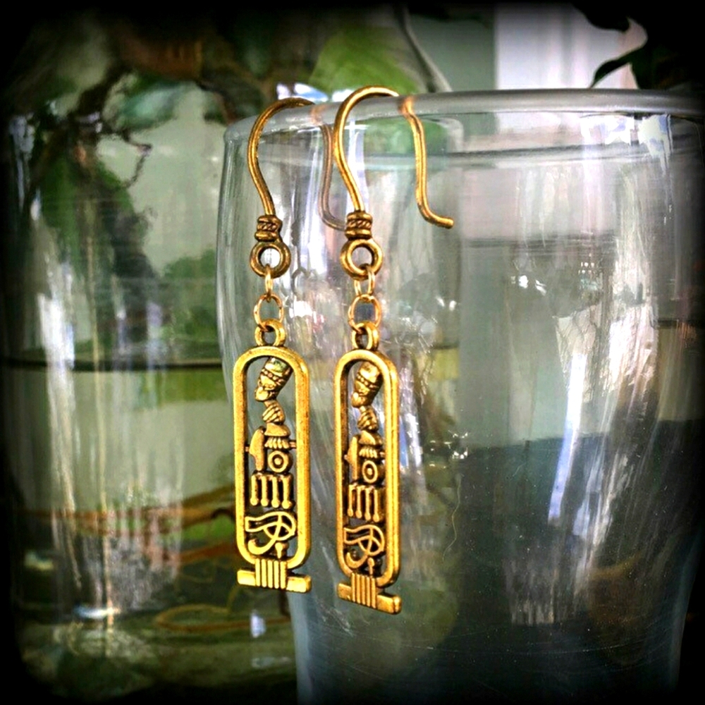 Nefertiti cartouche earrings gold queen diva ank